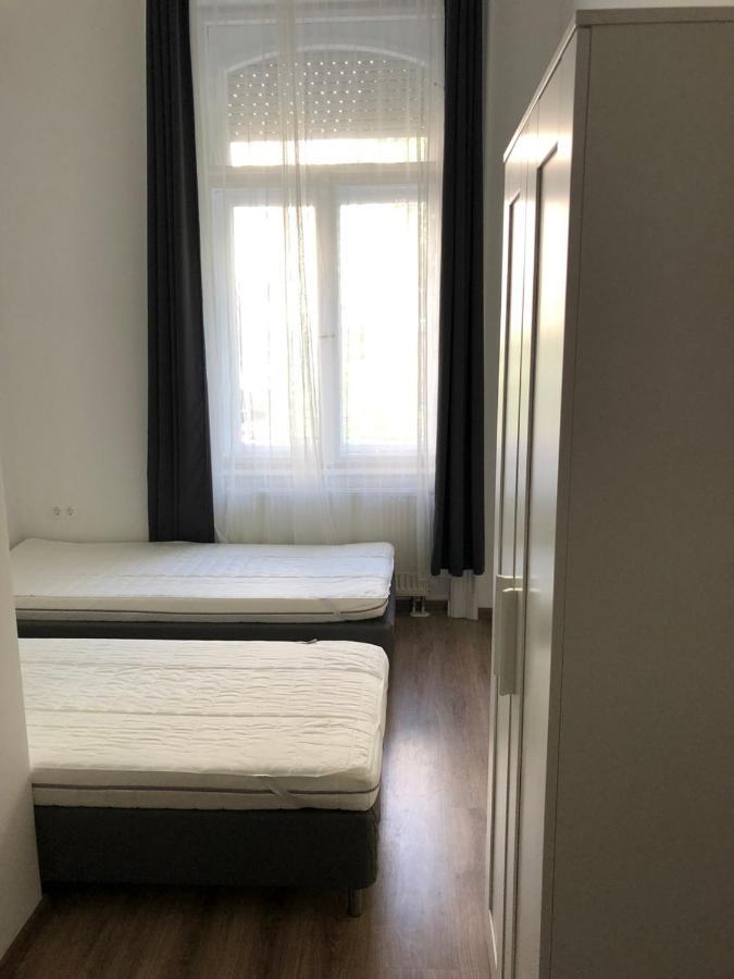 Omega Apartments Budapest Esterno foto