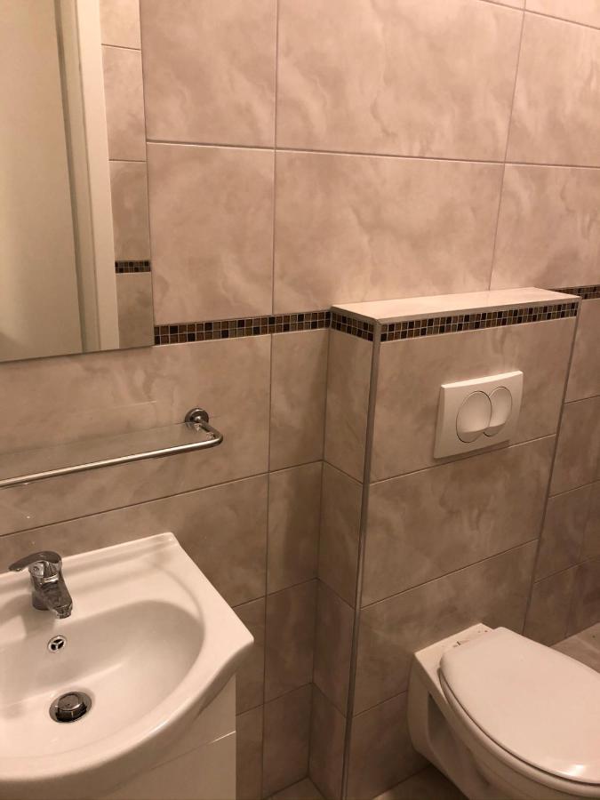 Omega Apartments Budapest Esterno foto