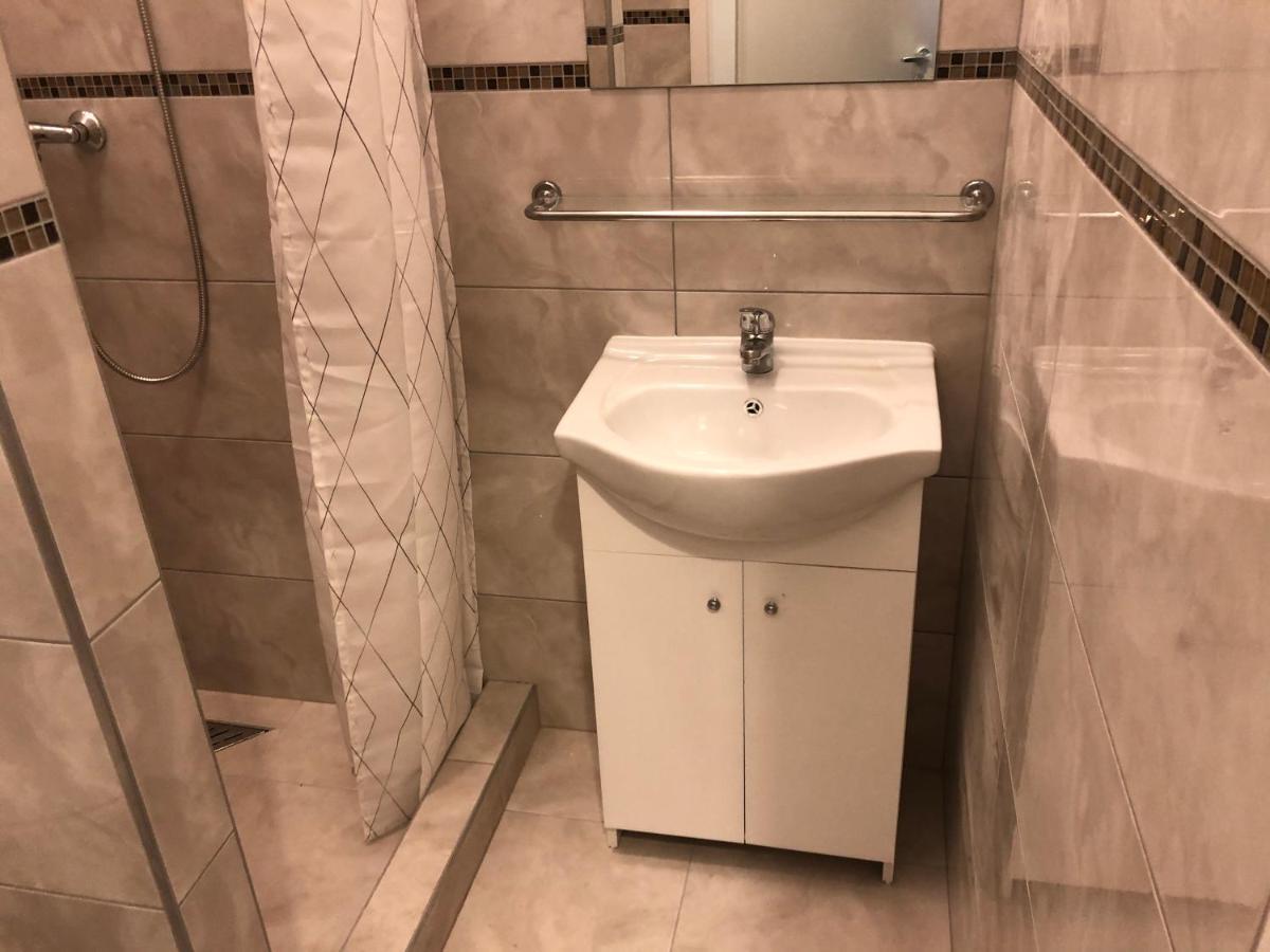 Omega Apartments Budapest Esterno foto
