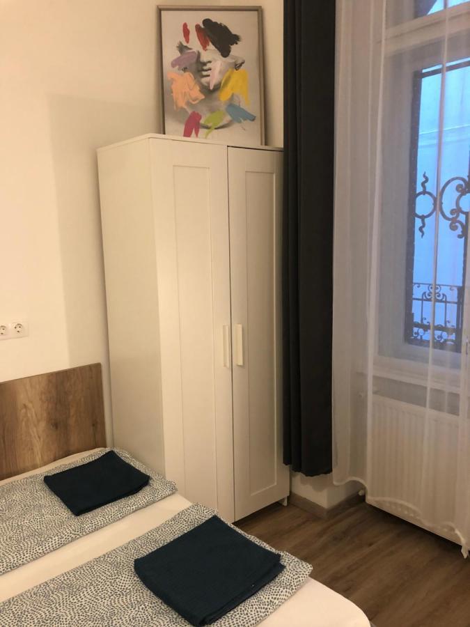 Omega Apartments Budapest Esterno foto