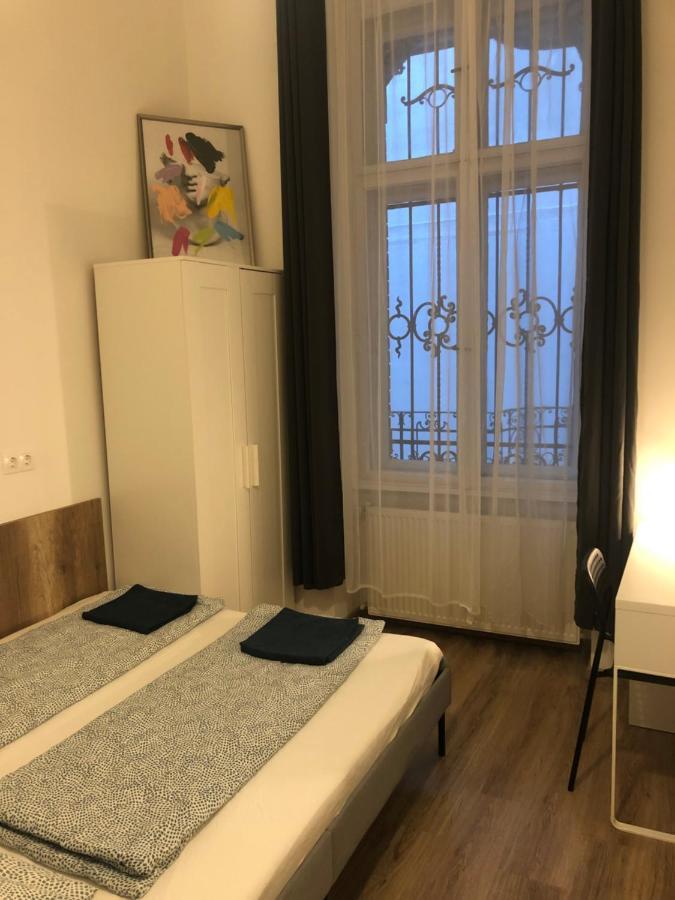 Omega Apartments Budapest Esterno foto